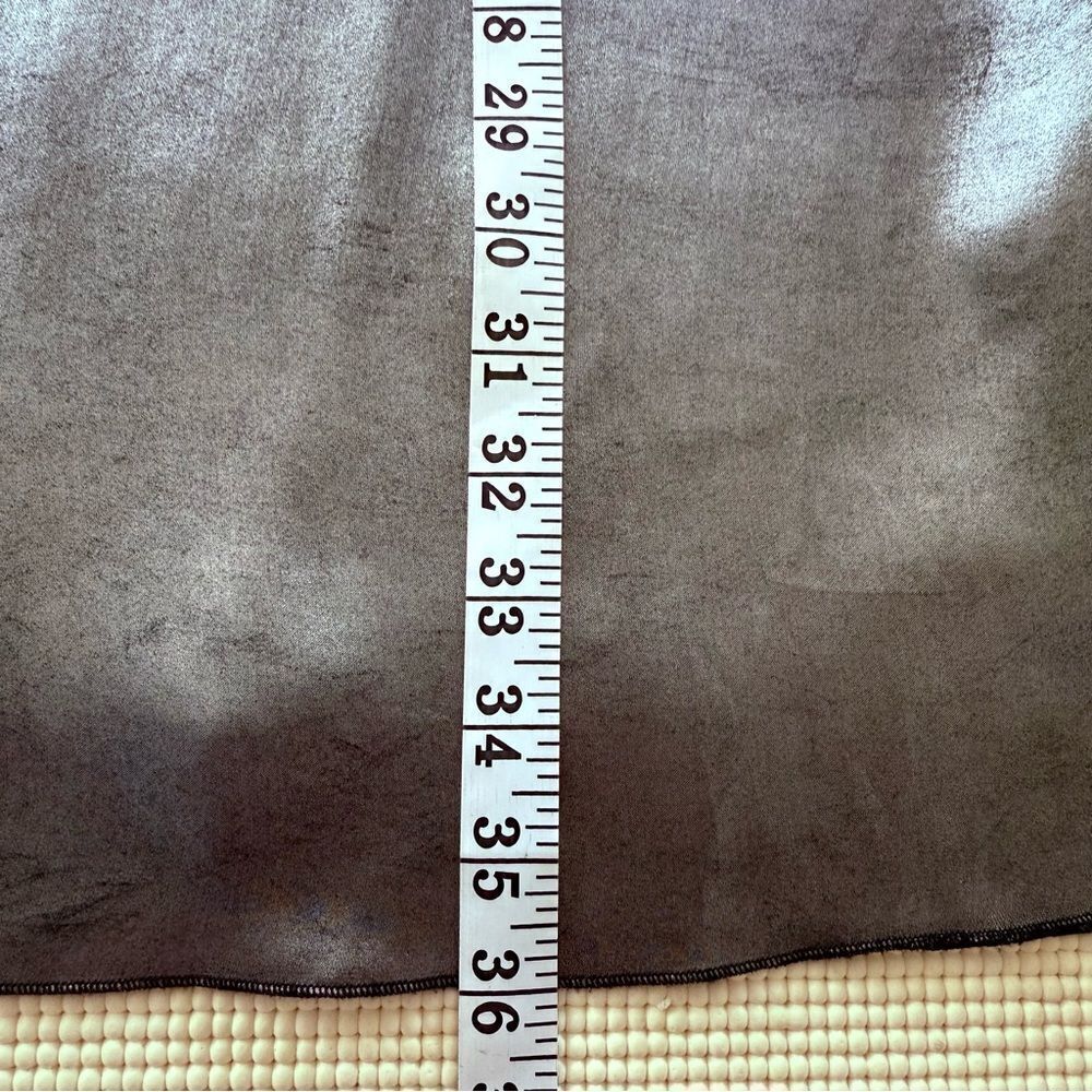 Aritzia Wilfred Only Slip Mini Dress Metallic Silver
Lined• Large •Adjustable - Picture 10 of 17
